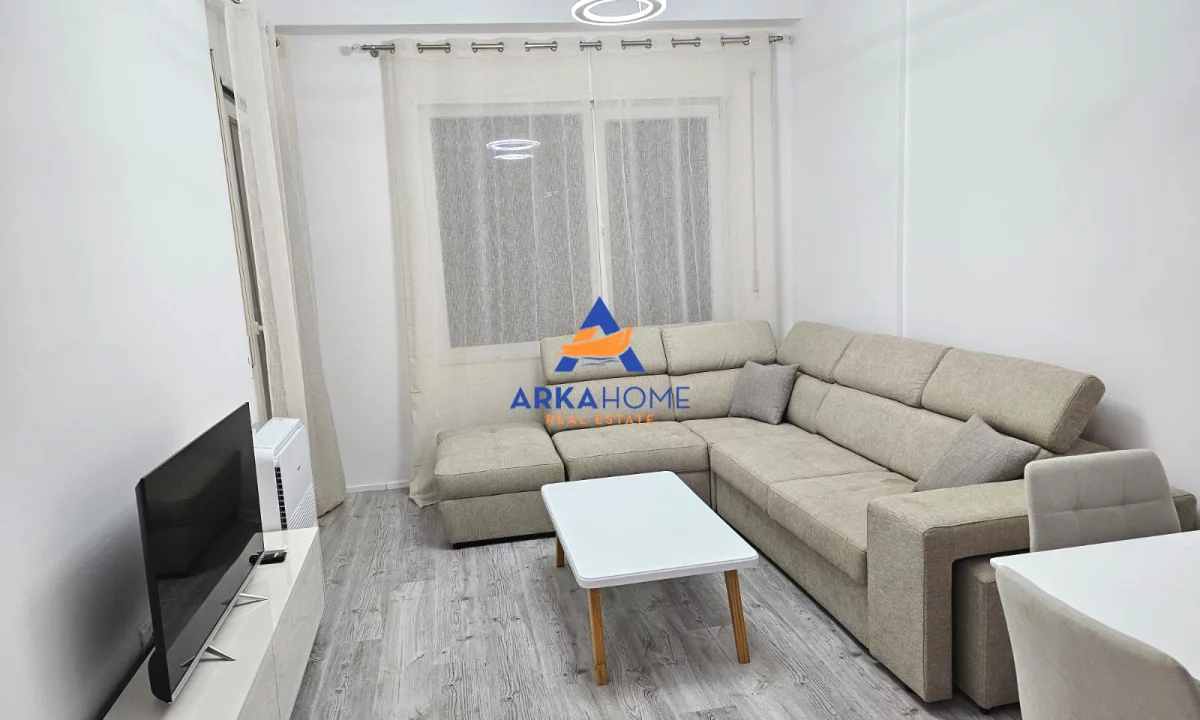 Shtepi ne shitje Apartament ne Tirane, 2+1, Mobilimi E mobiluar, Pagesa 192,000  Euro.