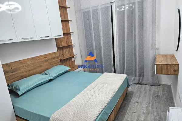 Shtepi ne shitje Apartament ne Tirane, 2+1, Mobilimi E mobiluar, Pagesa 192,000  Euro.
