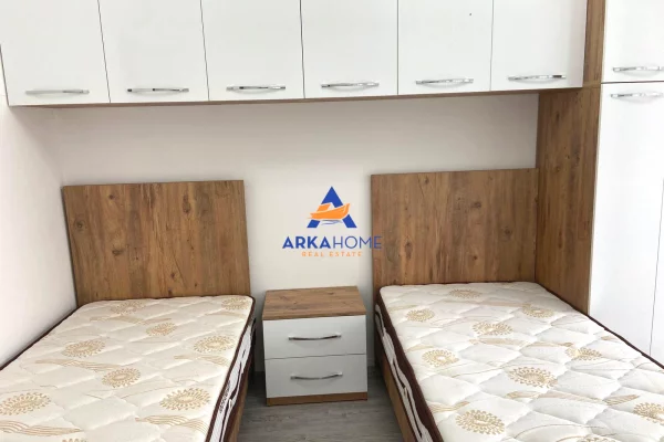 Shtepi ne shitje Apartament ne Tirane, 2+1, Mobilimi E mobiluar, Pagesa 192,000  Euro.