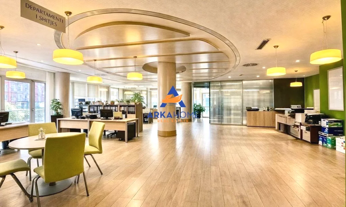 JEPET ZYRE ME QERA 300M2 "STADIUMI AIR ALBANI" 700.000 LEKE