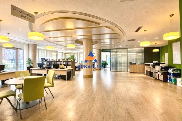 JEPET ZYRE ME QERA 300M2 "STADIUMI AIR ALBANI" 700.000 LEKE