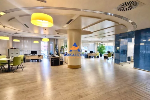 JEPET ZYRE ME QERA 300M2 "STADIUMI AIR ALBANI" 700.000 LEKE