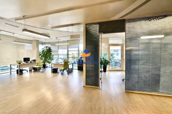 JEPET ZYRE ME QERA 300M2 "STADIUMI AIR ALBANI" 700.000 LEKE