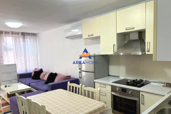 JEPET APARTAMENT ME QERA 2+1 "RRUGA IMER BEQIRI, 5 MAJ" 45000 LEKE