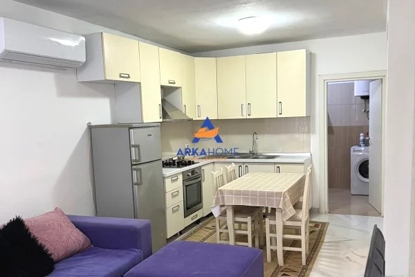 Shtepi me qera Apartament ne Tirane, 2+1, Mobilimi E mobiluar, Pagesa 470  Euro.