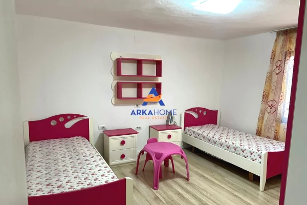 Shtepi me qera Apartament ne Tirane, 2+1, Mobilimi E mobiluar, Pagesa 470  Euro.