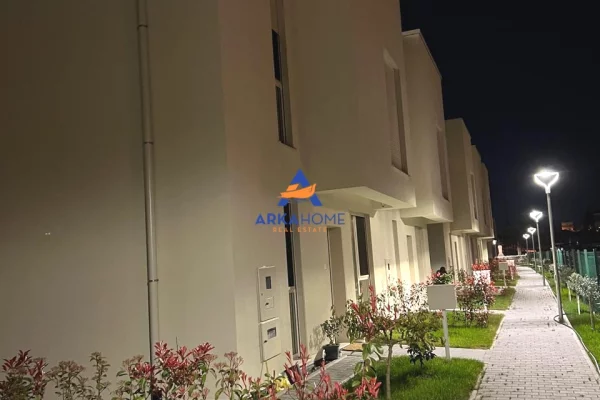 Shtepi me qera Vila Luksoze ne Tirane, 3+1, Mobilimi E mobiluar, Pagesa 2,612  Euro.