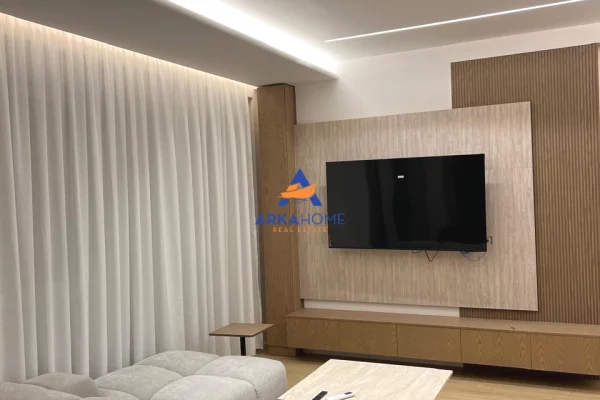 Shtepi me qera Vila Luksoze ne Tirane, 3+1, Mobilimi E mobiluar, Pagesa 2,612  Euro.