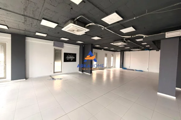 JEPET ME QERA AMBIENT ZYRE 1077M2 "TE ZOGU I ZI " 15.000 EURO I DISKUTUESHEM