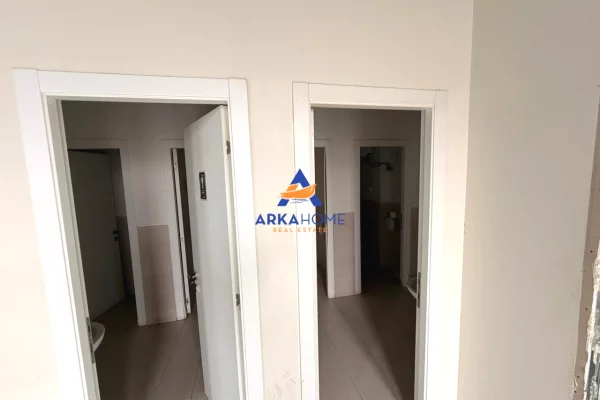 JEPET ME QERA AMBIENT ZYRE 1077M2 "TE ZOGU I ZI " 15.000 EURO I DISKUTUESHEM