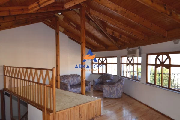 Shtepi me qera Apartament ne Tirane, 4+1, Mobilimi Pjeserisht e mobiluar, Pagesa 1,500  Euro.