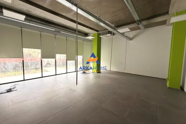 JEPET ME QERA AMBIENT BIZNESI/ZYRA 361M2 "TE ZOGU I ZI" 5700 EURO (I DISKUTUESHEM )