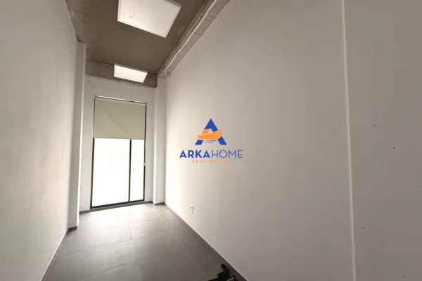 JEPET ME QERA AMBIENT BIZNESI/ZYRA 361M2 "TE ZOGU I ZI" 5700 EURO (I DISKUTUESHEM )