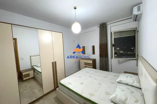 Shtepi me qera Apartament ne Tirane, 2+1, Mobilimi E mobiluar, Pagesa 500  Euro.