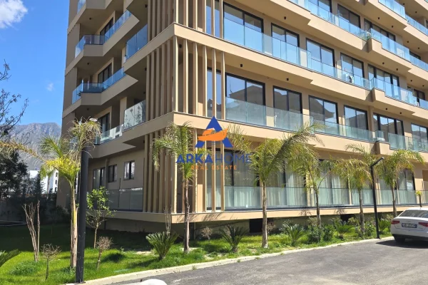 Ambient biznesi ne shitje 1+1 ne Vlore - 11 Leke