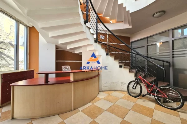 JEPET AMBIENT ZYRE ME QERA 72M2 