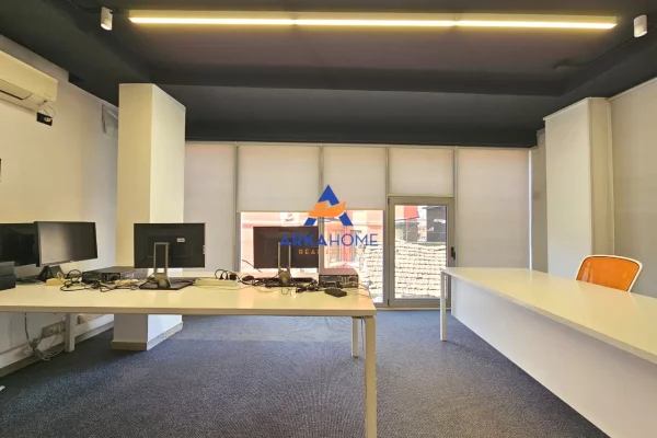 JEPET AMBIENT ZYRE ME QERA 72M2 