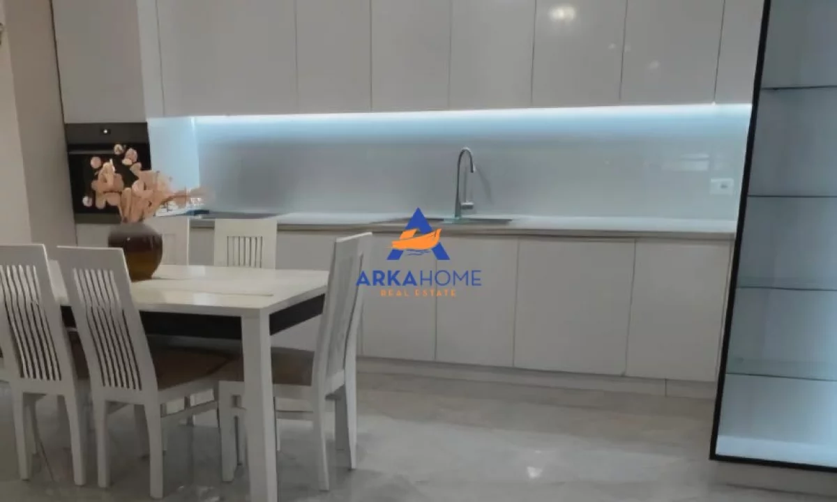 Shtepi me qera Apartament ne Tirane, 2+1, Mobilimi E mobiluar, Pagesa 626  Euro.