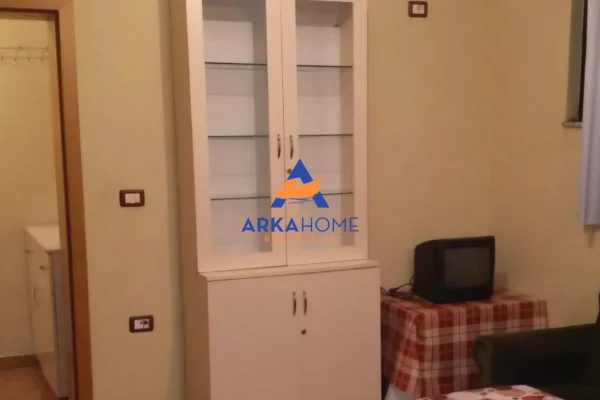 Shtepi me qera Apartament ne Tirane, 1+1, Mobilimi E mobiluar, Pagesa 365  Euro.