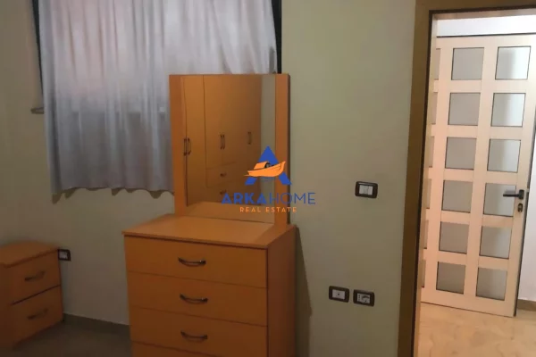 Shtepi me qera Apartament ne Tirane, 1+1, Mobilimi E mobiluar, Pagesa 365  Euro.