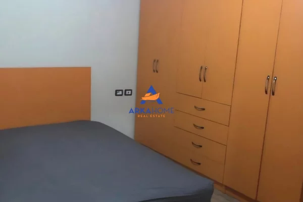 Shtepi me qera Apartament ne Tirane, 1+1, Mobilimi E mobiluar, Pagesa 365  Euro.