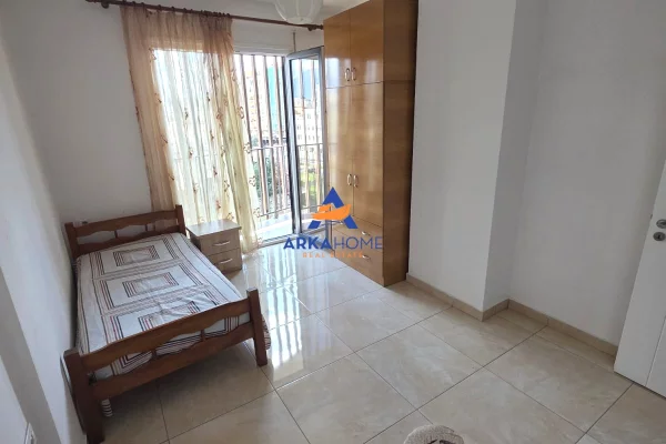 Shtepi me qera Apartament ne Tirane, 2+1, Mobilimi E mobiluar, Pagesa 522  Euro.