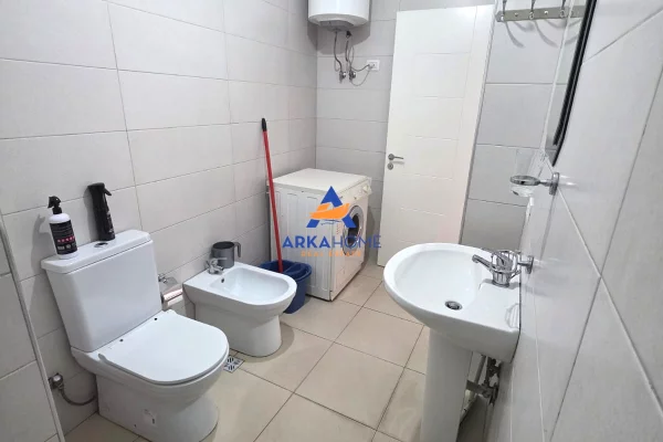 Shtepi me qera Apartament ne Tirane, 2+1, Mobilimi E mobiluar, Pagesa 522  Euro.