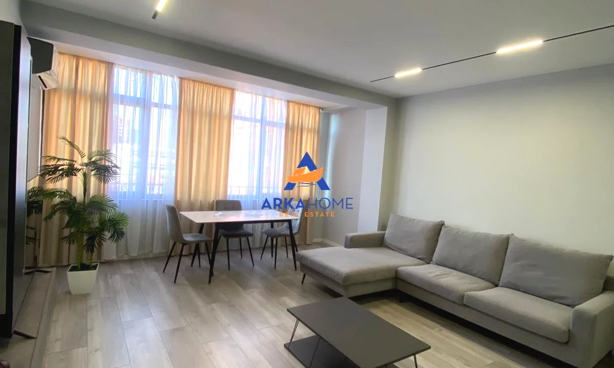 Shtepi ne shitje Apartament ne Tirane, 2+1, Mobilimi E mobiluar, Pagesa 269,000  Euro.