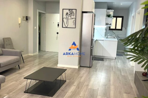 Shtepi ne shitje Apartament ne Tirane, 2+1, Mobilimi E mobiluar, Pagesa 269,000  Euro.