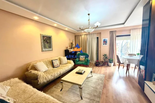 SHITET APARTAMENT 3+1+VERANDË "TE KOPSHTI BOTANIK" 335.000 EURO