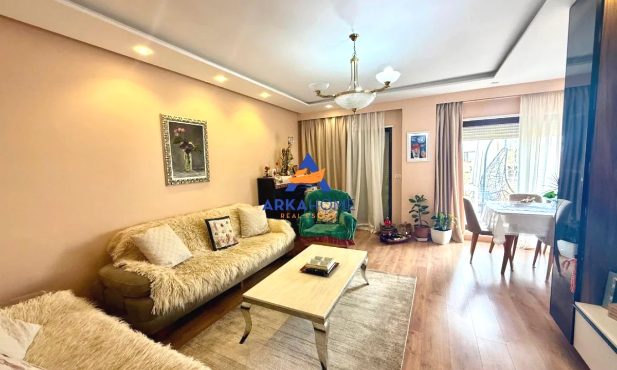 Shtepi ne shitje Apartament ne Tirane, 3+1, Mobilimi E mobiluar, Pagesa 335,000  Euro.