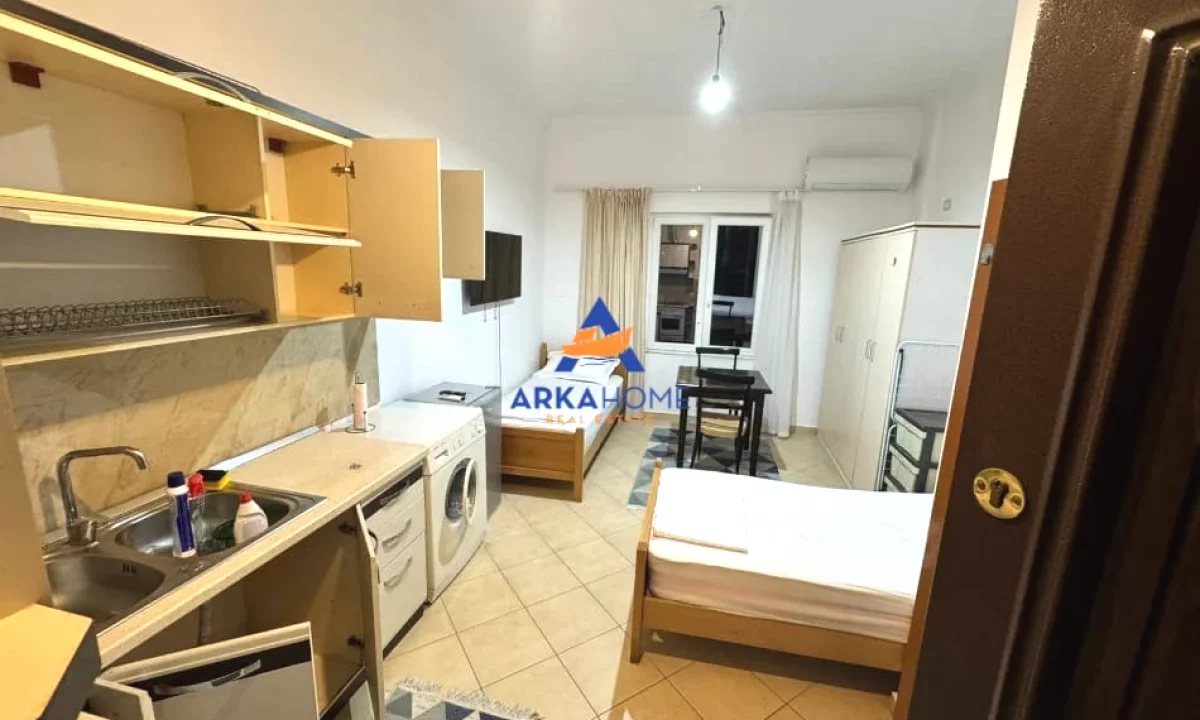 Shtepi me qera Apartament ne Tirane, Garsoniere, Mobilimi E mobiluar, Pagesa 300  Euro.