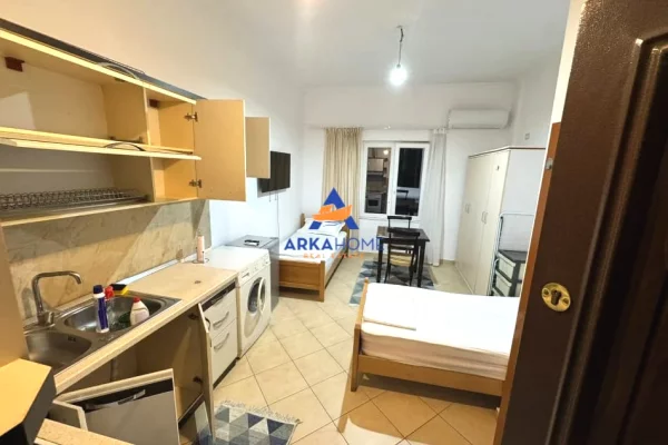 JEPET GARSONJERE ME QERA 30M2 "PAS CONCORD CENTRE, RRUGA 5 MAJ" 300 EURO