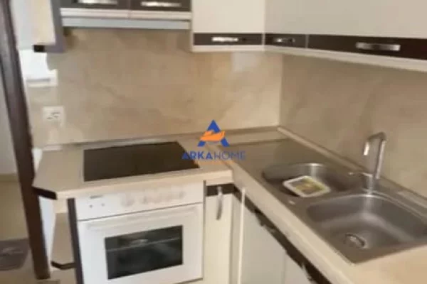 Shtepi me qera Apartament ne Tirane, Garsoniere, Mobilimi E mobiluar, Pagesa 300  Euro.