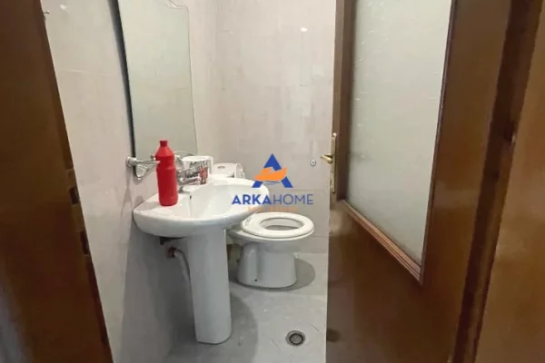 Shtepi me qera Apartament ne Tirane, 2+1, Mobilimi E mobiluar, Pagesa 600  Euro.