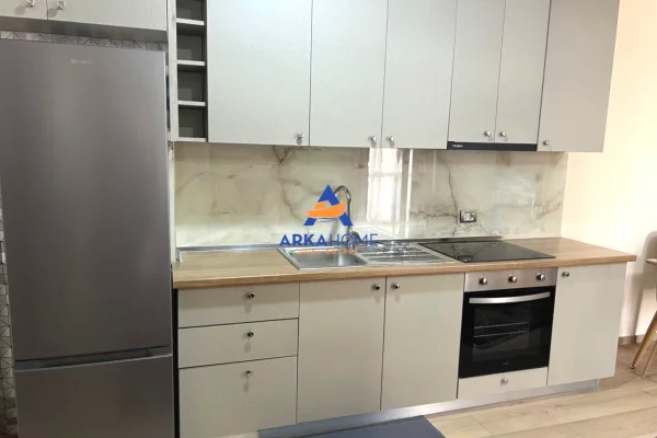 Shtepi me qera Apartament ne Tirane, 2+1, Mobilimi E mobiluar, Pagesa 700  Euro.