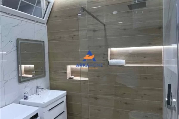 Shtepi me qera Apartament ne Tirane, 1+1, Mobilimi E mobiluar, Pagesa 650  Euro.