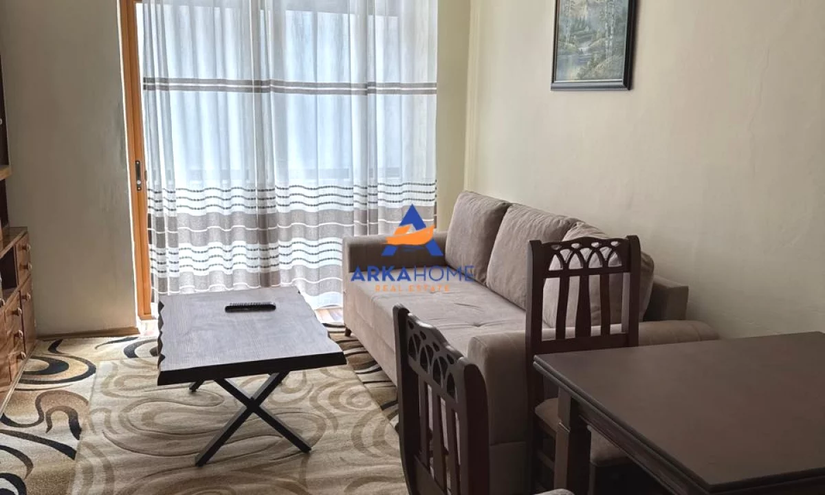 Shtepi ne shitje Apartament ne Tirane, 1+1, Mobilimi E mobiluar, Pagesa 500  Euro.