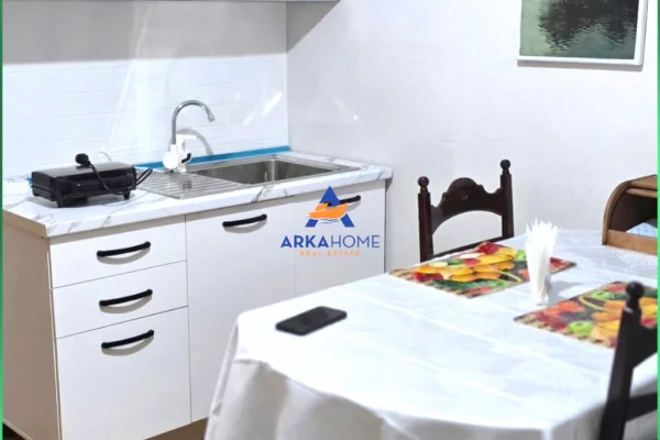 Shtepi me qera Apartament ne Tirane, 2+1, Mobilimi E mobiluar, Pagesa 560  Euro.