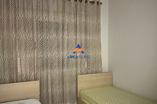 Shtepi me qera Apartament ne Tirane, 2+1, Mobilimi E mobiluar, Pagesa 574  Euro.