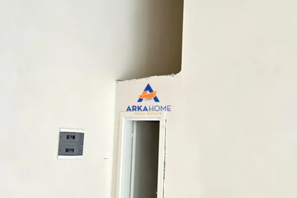 Ambient biznesi me qera 1+1 ne Tirane - 1,044 Euro