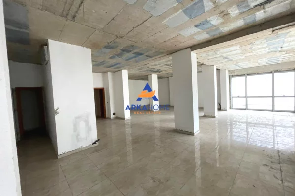 Ambient biznesi me qera 1+1 ne Tirane - 5,500 Euro