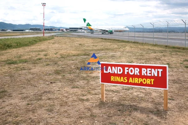 JEPET ME QERA 5000M2 TOKE "PRANE AEROPORTIT TE RINASIT" 4000 EURO