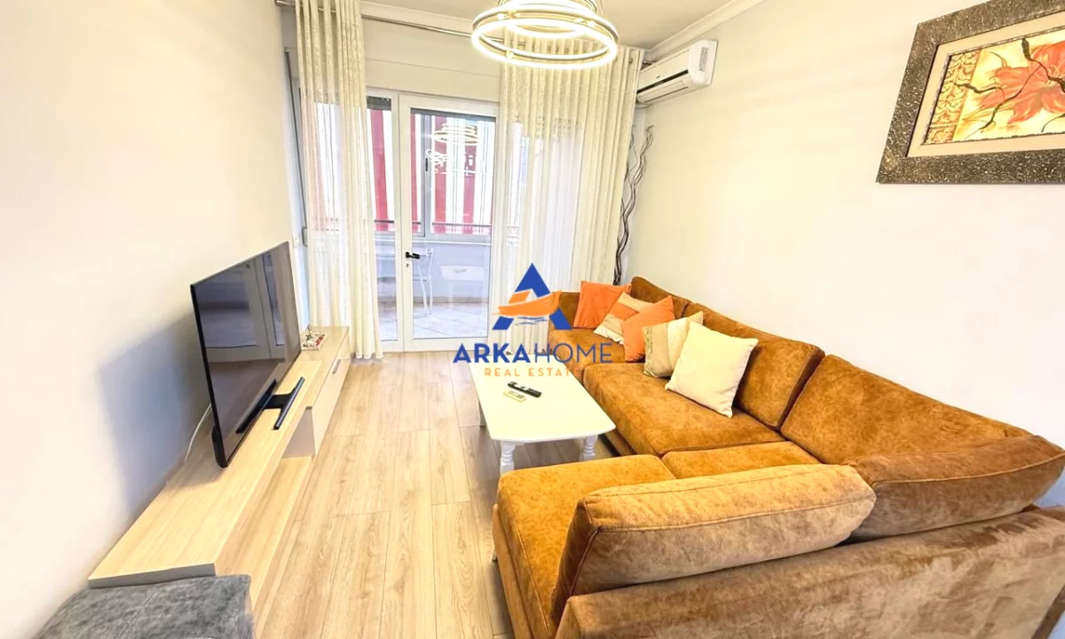 Shtepi me qera Apartament ne Tirane, 2+1, Mobilimi E mobiluar, Pagesa 1,200  Euro.