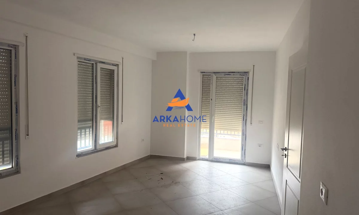 Shtepi me qera Apartament ne Tirane, 2+1, Mobilimi Bosh, pa mobiluar, Pagesa 370  Euro.