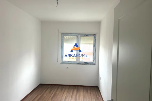 Shtepi me qera Apartament ne Tirane, 2+1, Mobilimi Bosh, pa mobiluar, Pagesa 370  Euro.