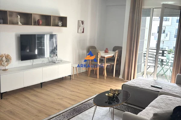 Shtepi me qera 2+1 ne Tirane - 732 Euro