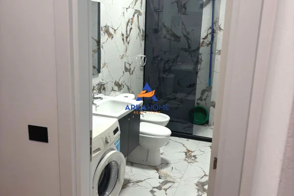 Shtepi me qera Apartament ne Tirane, 2+1, Mobilimi E mobiluar, Pagesa 732  Euro.