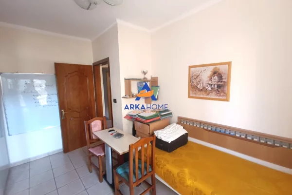 Shtepi me qera Apartament ne Tirane, 3+1, Mobilimi E mobiluar, Pagesa 837  Euro.