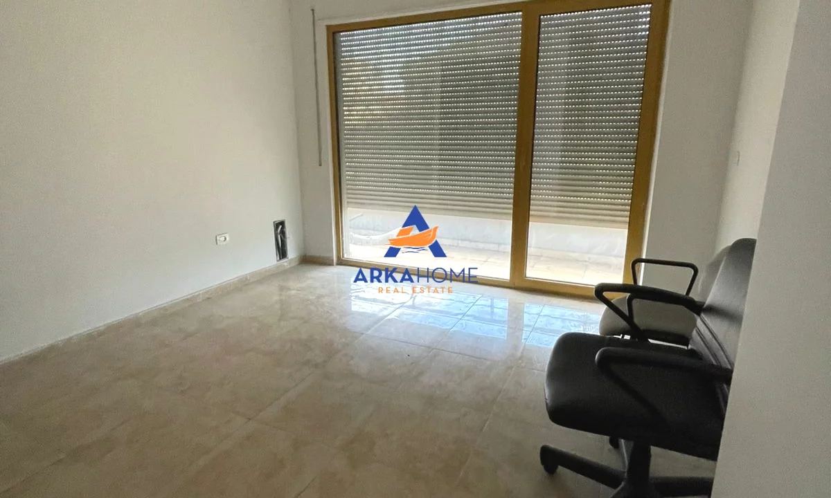 JEPET ZYRA ME QERA 131M2 "KULLAT BINJAKE ( PAS SKY TOWER)" 3190 EURO